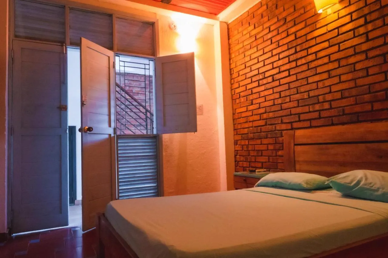 Aluna Hostel B&B Santa Marta